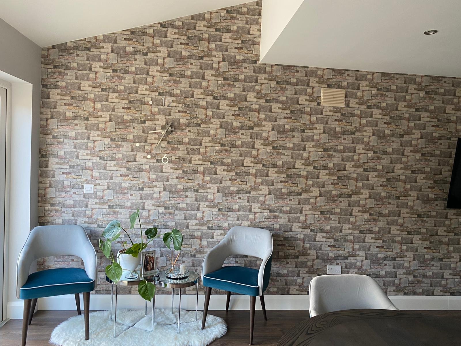 Wallpapering by DMC Decor